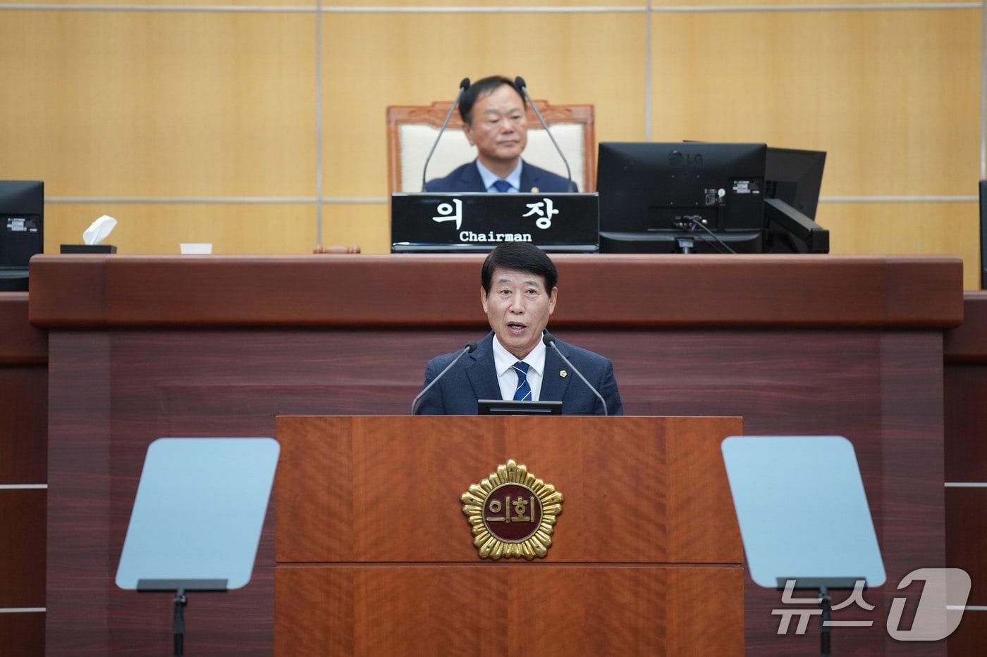 본문 이미지 - 13일 남관우 전북도의원이 임시회에서 도정질의를 하고 있다.(의회 제공, 재판매 및 DB 금지)2026.10.13/뉴스1