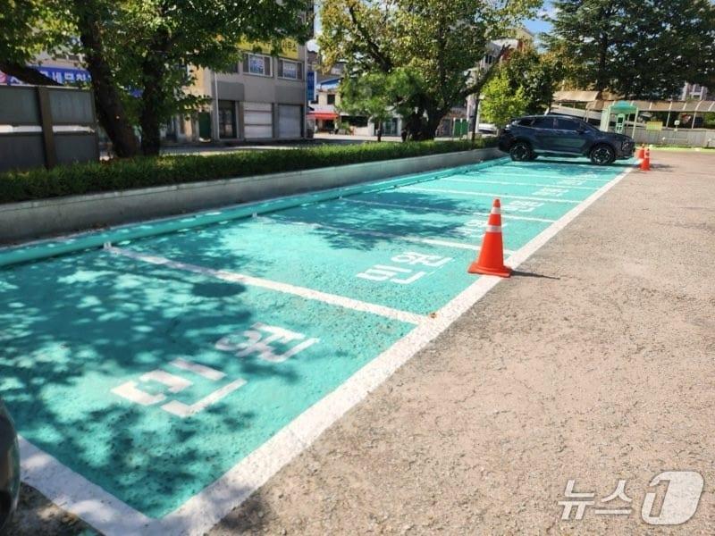 본문 이미지 - 덕진구는 청사 주차장 운영체계를 시민 중심으로 새롭게 정비, 운영에 들어갔다(전주시 덕진구 제공, 재판매 및 DB 금지).