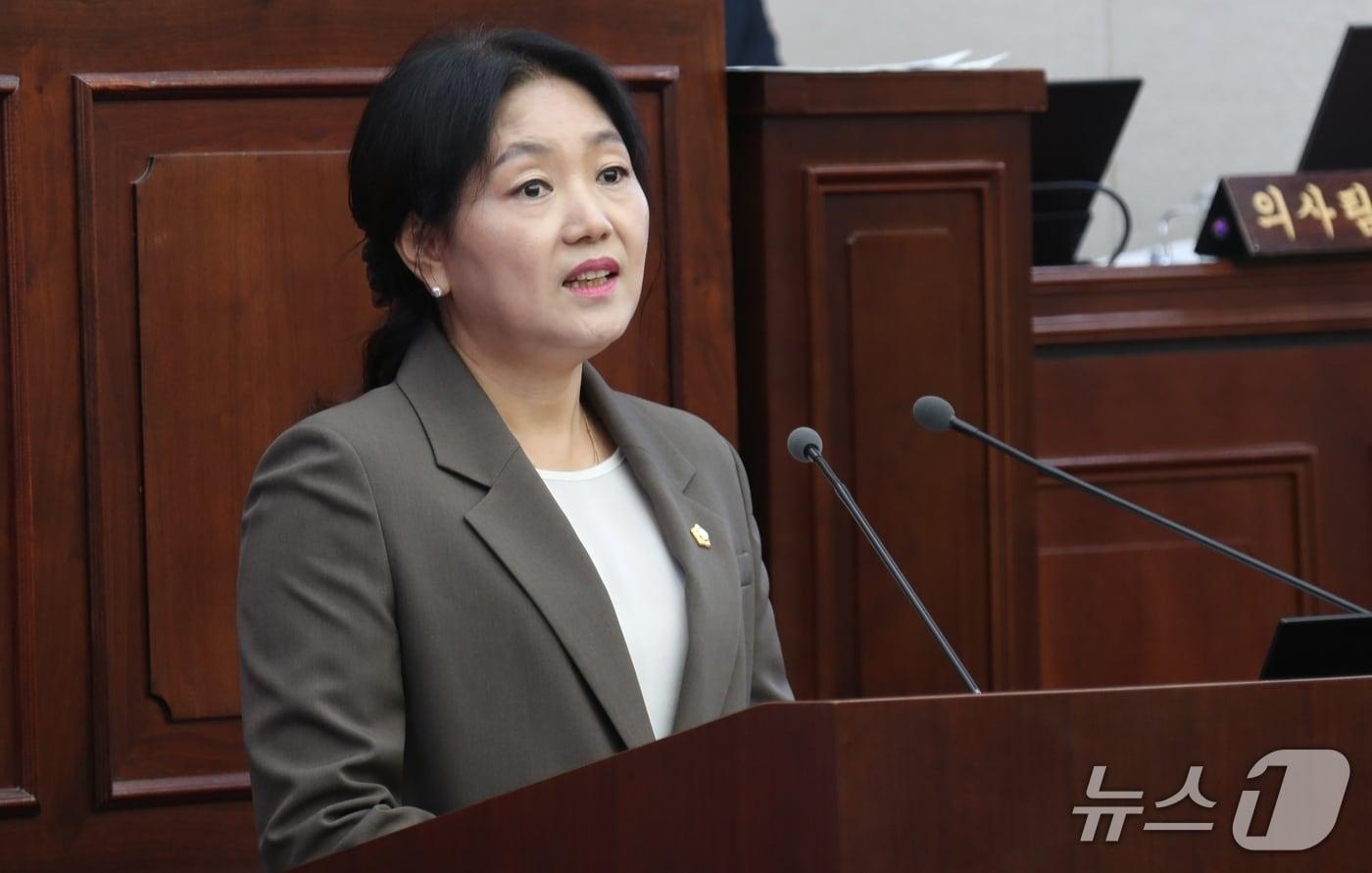 본문 이미지 - 김정미 구미시의원이 13일 임시회에서 5분 자유발언을 하고 있다.(구미시의회 제공. 재판매 및 DB 금지)/뉴스1