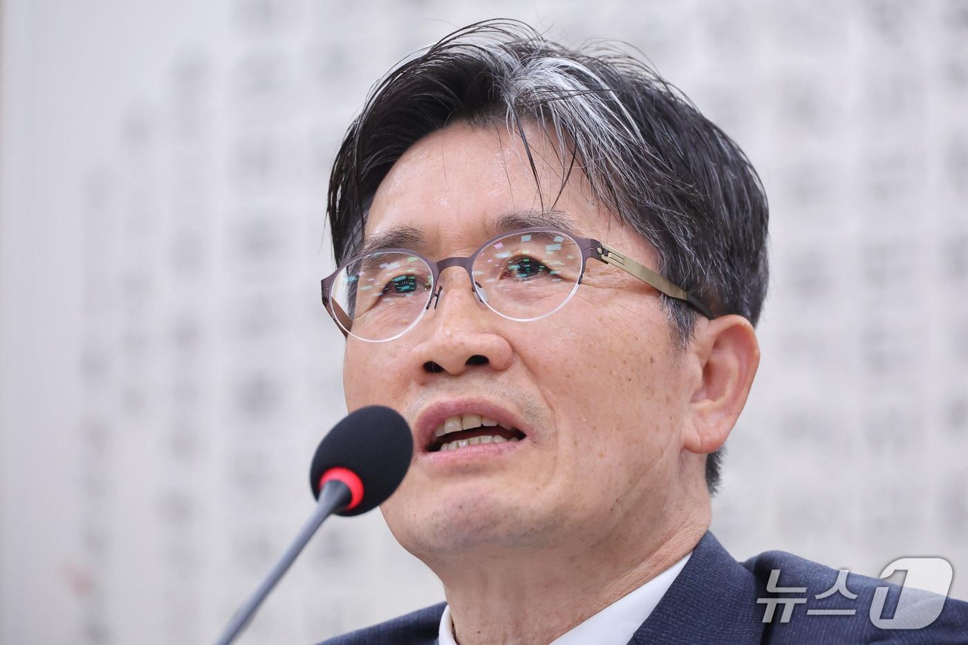 본문 이미지 - 오동운 고위공직자범죄수사처장이 13일 서울 여의도 국회에서 열린 법제사법위원회의 헌법재판소 등에 대한 국정감사에서 의원 질의에 답변하고 있다. 2026.10.13 ⓒ 뉴스1 신웅수 기자