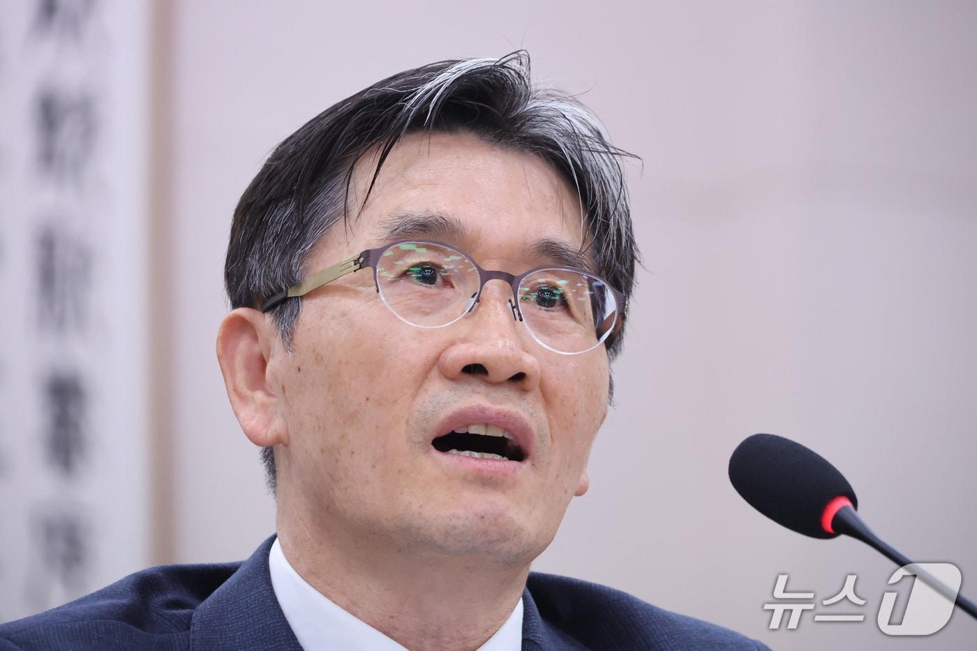 본문 이미지 - 오동운 고위공직자범죄수사처장이 13일 서울 여의도 국회에서 열린 법제사법위원회의 헌법재판소 등에 대한 국정감사에서 의원 질의에 답변하고 있다. 2026.10.13 ⓒ 뉴스1 신웅수 기자