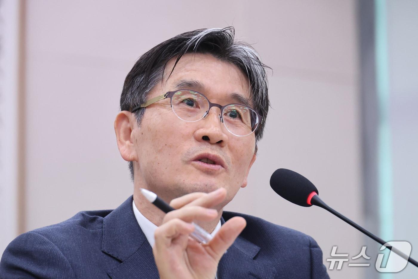 본문 이미지 - 오동운 고위공직자범죄수사처장이 13일 서울 여의도 국회에서 열린 법제사법위원회의 헌법재판소 등에 대한 국정감사에서 의원 질의에 답변하고 있다. 2026.10.13 ⓒ 뉴스1 신웅수 기자