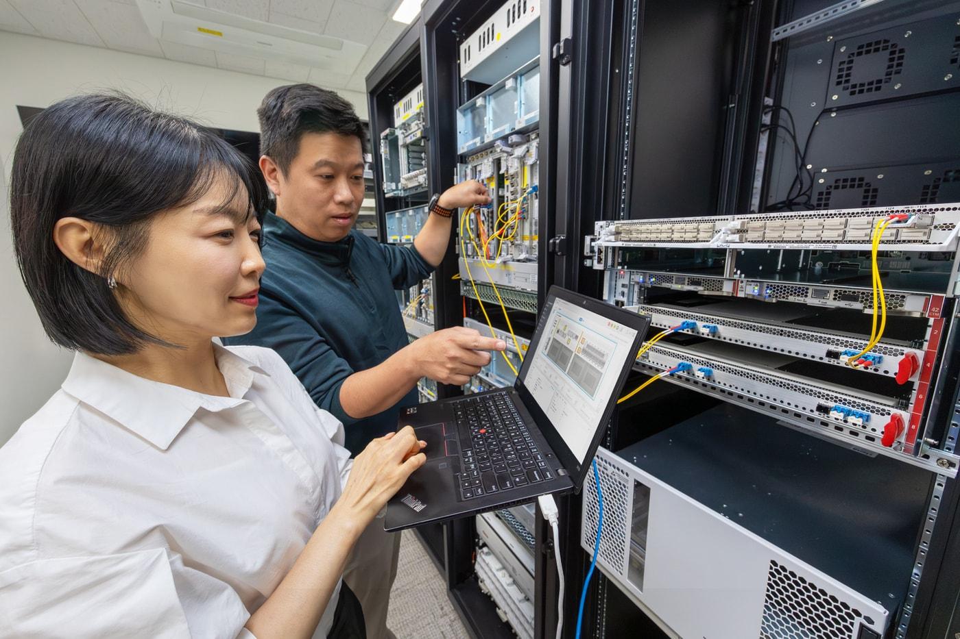 본문 이미지 - KT가 인공지능 데이터센터(AIDC) 확산에 대응하기 위해 최대 800Gbps 대역폭을 지원하는 'AI 전용회선'을 출시한다.(KT 제공)