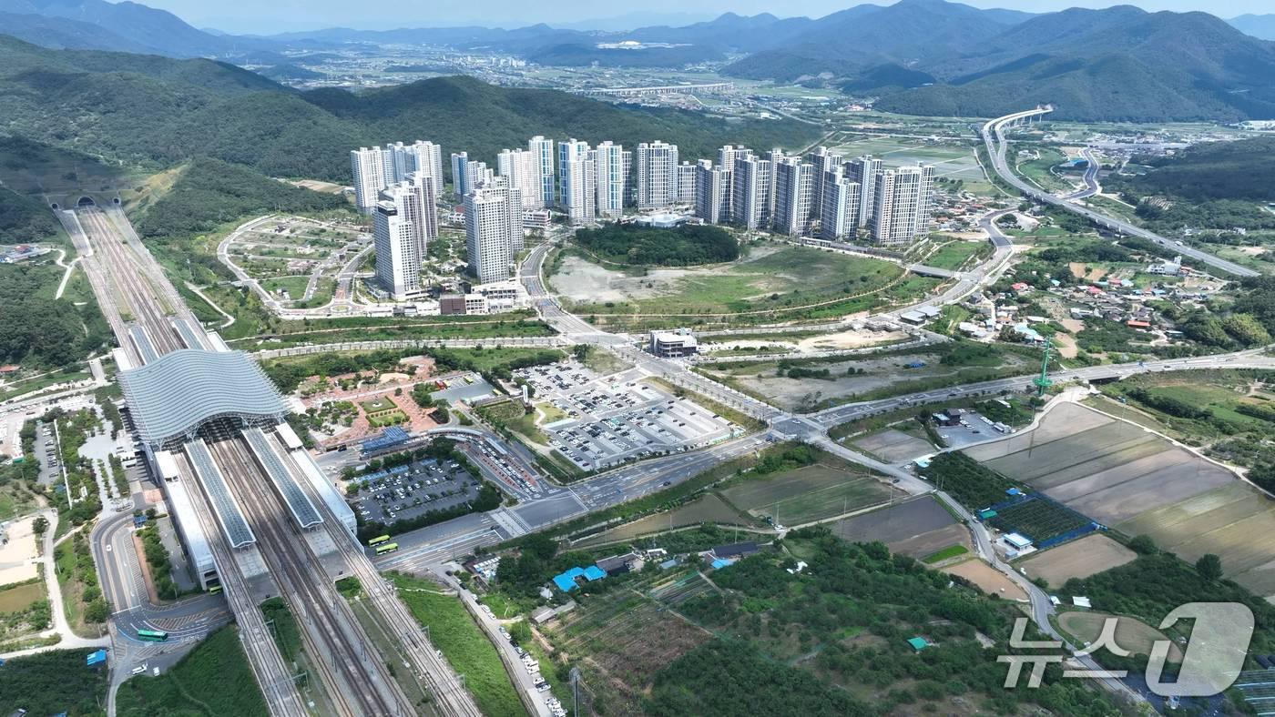 본문 이미지 - 경북 경주시 건천읍 KTX 역세권 모습. (경주시 제공. 재판매 및 DB 금지) 2026.10.14/뉴스1 