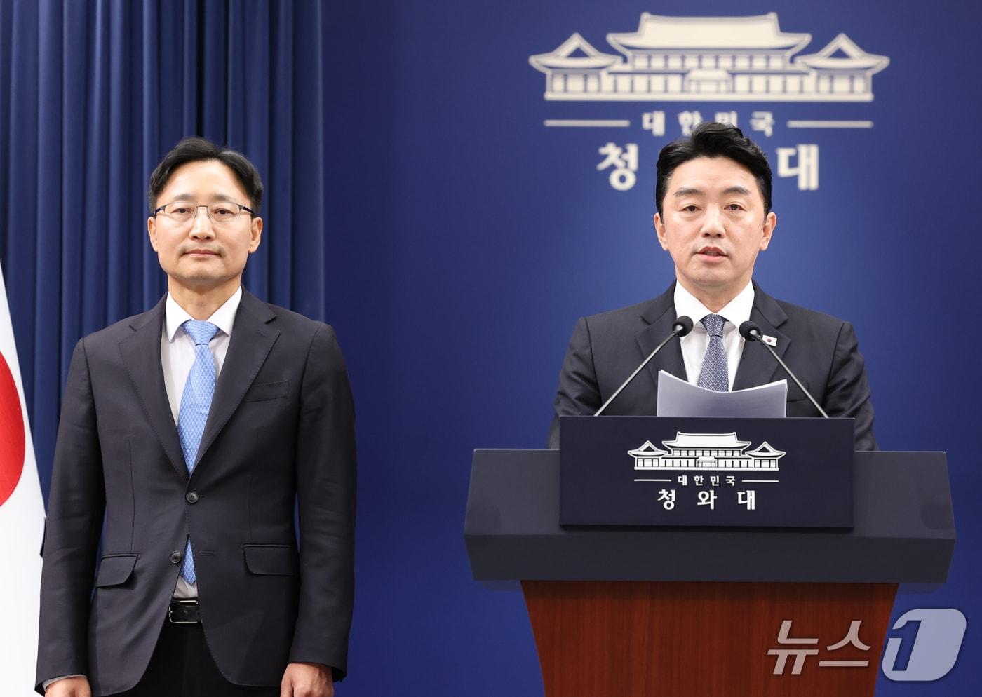 본문 이미지 - 강훈식 대통령비서실장이 14일 청와대 춘추관에서 신임 비서실장 임명 발표를 하고 있다. 이재명 대통령은 이날 강훈식 대통령비서실장 후임으로 임광현 국세청장을 임명했다. 2026.10.14 ⓒ 뉴스1 허경 기자
