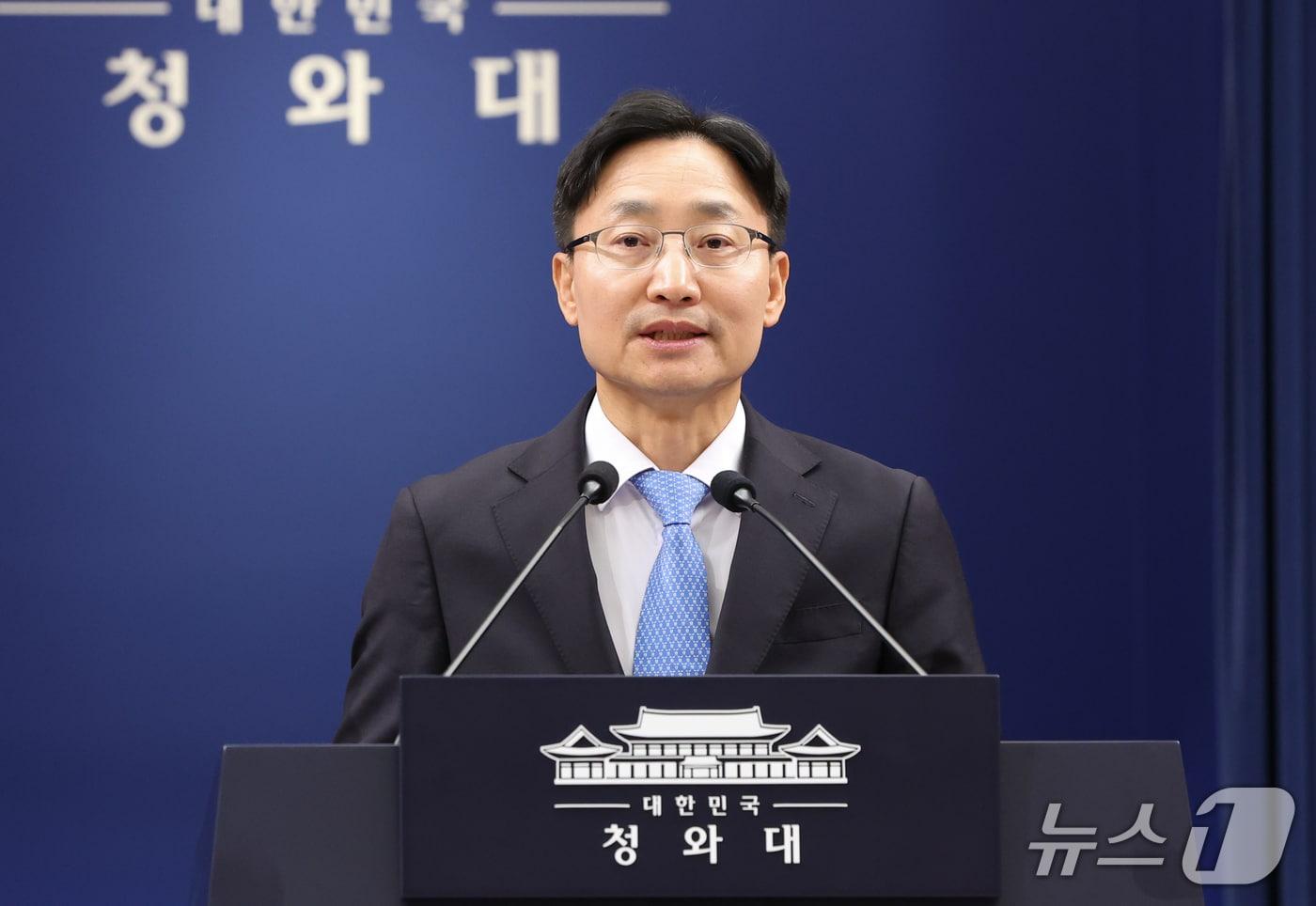 본문 이미지 - 임광현 신임 대통령비서실장이 14일 청와대 춘추관에서 열린 인선 발표에서 인사말을 하고 있다. 이재명 대통령은 이날 강훈식 대통령비서실장 후임으로 임광현 국세청장을 임명했다. 2026.10.14 ⓒ 뉴스1 허경 기자