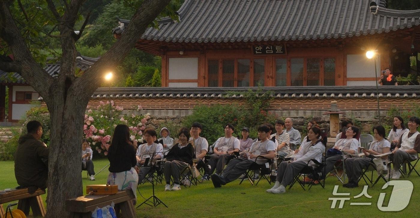 본문 이미지 - 강원 영월군 김삿갓면 망경산사의 청년 휴식 프로그램인 '반야심야'(般若心夜) 자료 사진. (영월군 제공. 재판매 및 DB금지) 2026.10.14/뉴스1
