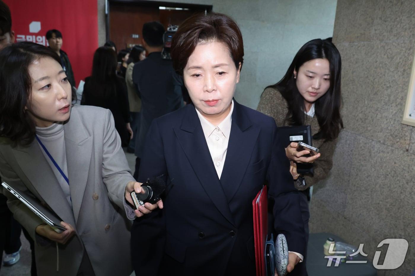 본문 이미지 - 양향자 국민의힘 최고위원이 15일 서울 여의도 국회에서 열린 최고위원회의를 마친 후 회의실을 나서고 있다. 2026.10.15 ⓒ 뉴스1 신웅수 기자