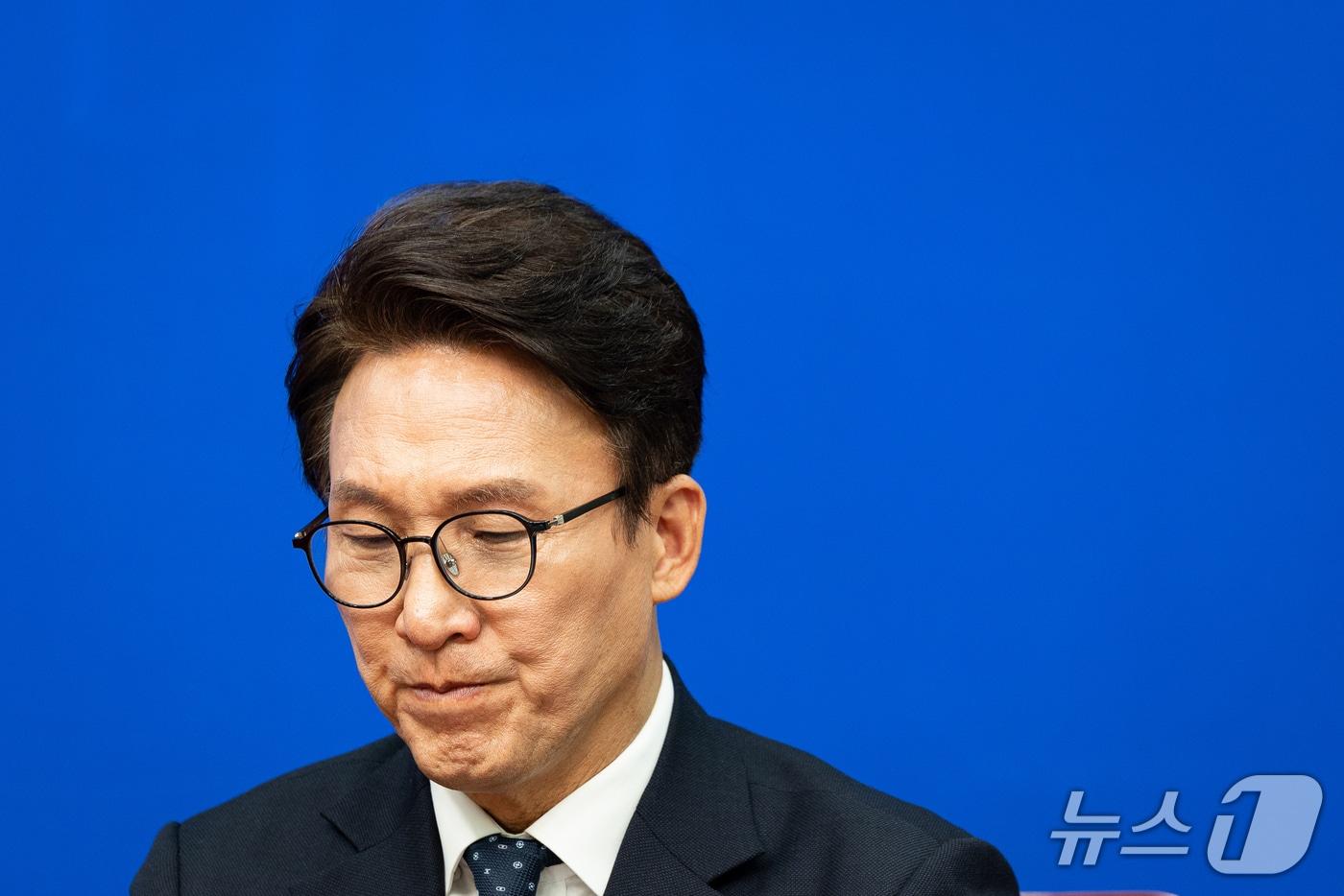 본문 이미지 - 김민석 더불어민주당 대표가 15일 서울 여의도 국회에서 미즈시마 고이치 주한일본대사를 접견하고 있다. 2026.10.15 ⓒ 뉴스1 유승관 기자