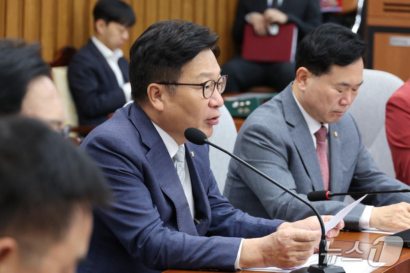 본문 이미지 - 정점식 국민의힘 원내대표가 16일 서울 여의도 국회에서 열린 국정감사 대책회의에서 발언하고 있다. 2026.10.16 ⓒ 뉴스1 신웅수 기자