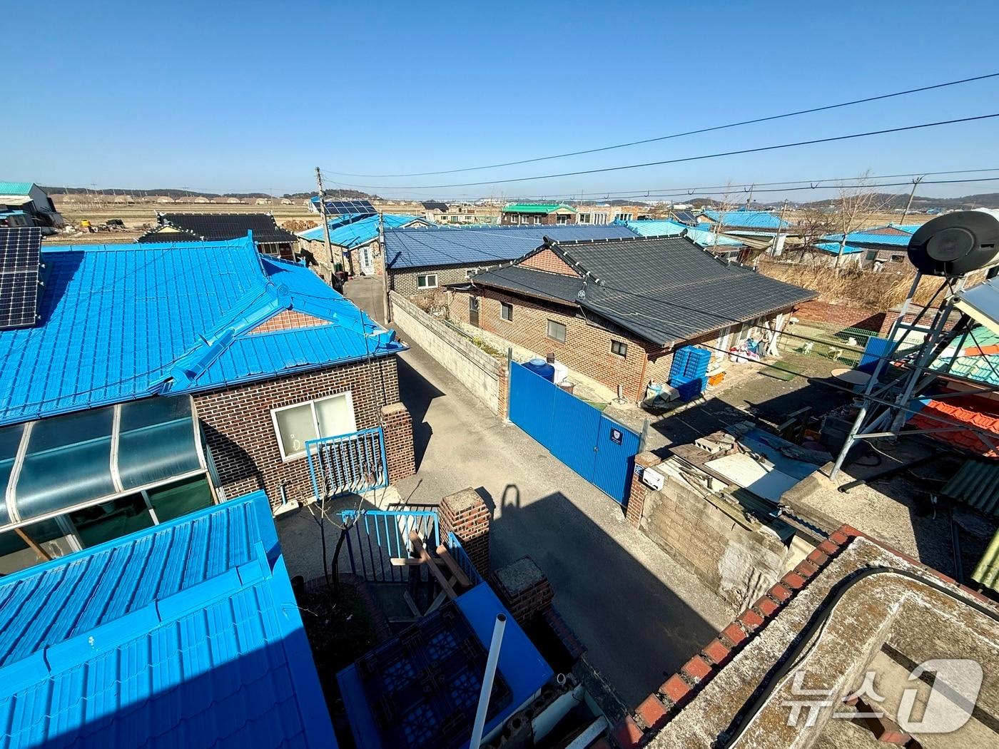 본문 이미지 - 군산미군기지에 인접한 군산시 옥서면 옥봉리 신오산촌마을./뉴스1