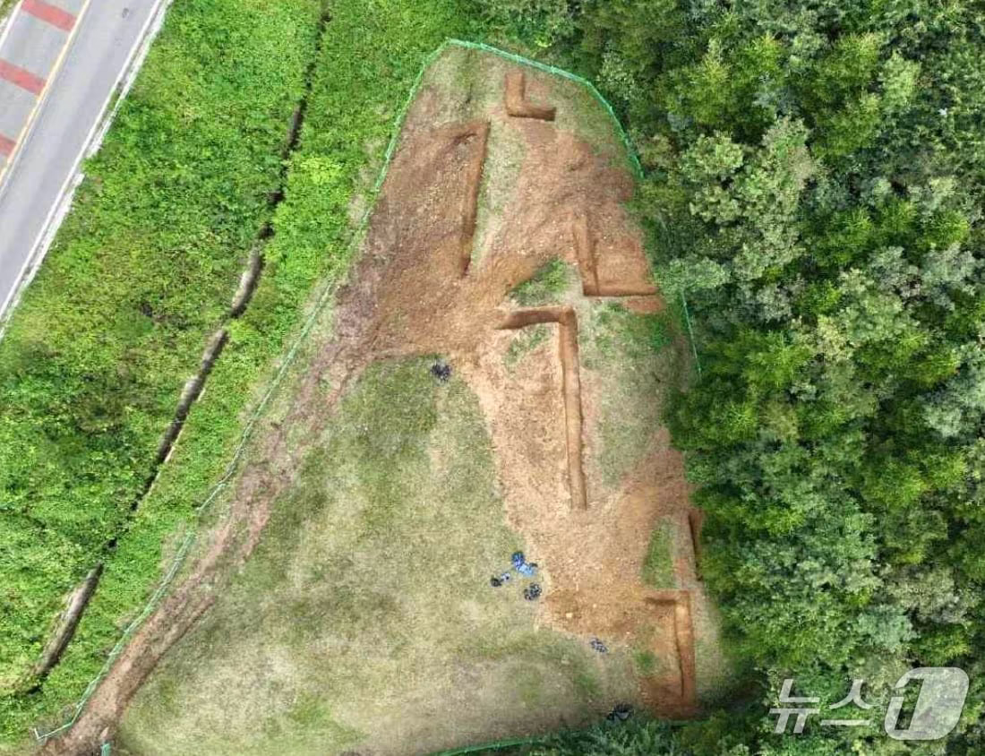 본문 이미지 - 충북 음성군 음성읍 사정리 동학군 추정 묘소.(충북역사문화연구원 제공. 재판매 및 DB 금지) 2026.10.16/뉴스1