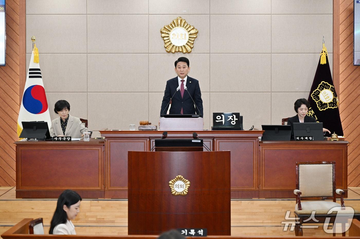 본문 이미지 - 울산 중구의회는 16일 본회의장에서 제285회 임시회 제2차 본회의를 열고 올해 행정사무감사계획을 마련한 뒤 폐회했다.(울산 중구의회 제공. 재판매 및 DB 금지)/뉴스1