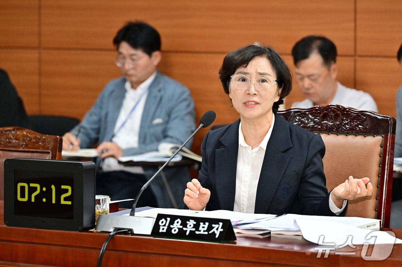 본문 이미지 - 이영순 울산시설공단 이사장 후보자가 16일 울산시의회 인사청문회에서 답변하고 있다.(울산시의회 제공. 재판매 및 DB 금지)/뉴스1