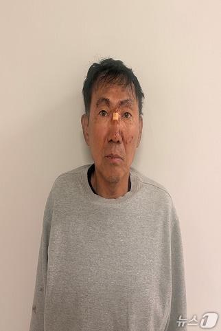 본문 이미지 - \'인천 흉기난동\' 피의자 59세 최충락. 인천경찰청은 16일 오후 신상정보공개심의위원회를 열고 살인미수 혐의로 구속된 최 씨의 신상정보를 공개하기로 결정했다.(인천경찰청 제공. 재배포 및 DB금지)2026.10.16 2026.10.16 ⓒ 뉴스1 박소영 기자