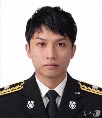 본문 이미지 - 지난 16일 부천 공장 화재를 진압하다 순직한 부천소방서 소속 오정센터 고(故) 김진석 소방장. / (부천소방서 제공.재판매 및 DB금지)