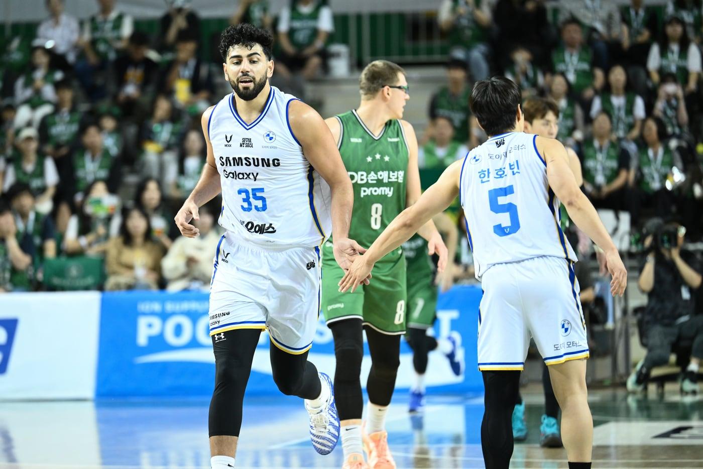 본문 이미지 - 서울 삼성의 케렘 칸터(왼쪽)와 한호빈. (KBL 제공. 재판매 및 DB 금지)