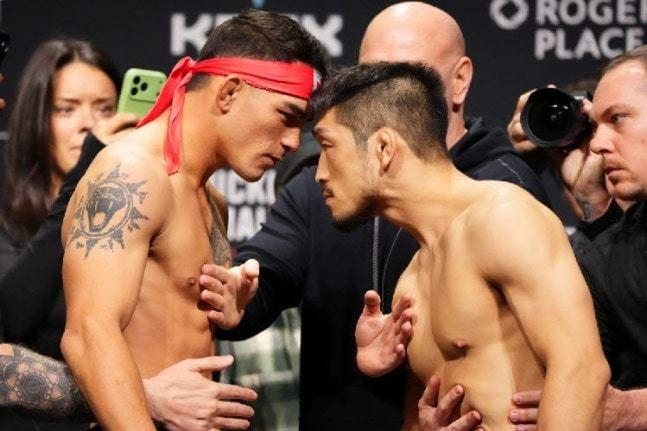 본문 이미지 - 유주상(오른쪽)이 18일(한국시간) UFC 파이트 나이트에서 코반첵에 서브미션 승리를 거두고 3승을 달성했다.(UFC 제공. 재판매 및 DB 금지)