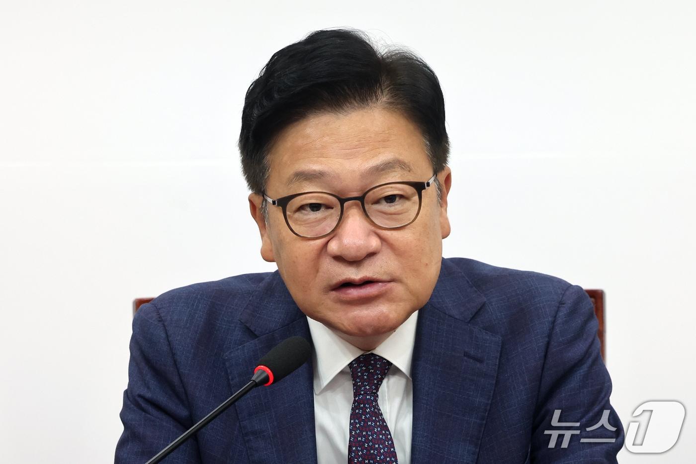 본문 이미지 - 정점식 국민의힘 원내대표가 19일 오전 서울 여의도 국회에서 열린 최고위원회의에서 발언을 하고 있다. 2026.10.19 ⓒ 뉴스1 황기선 기자