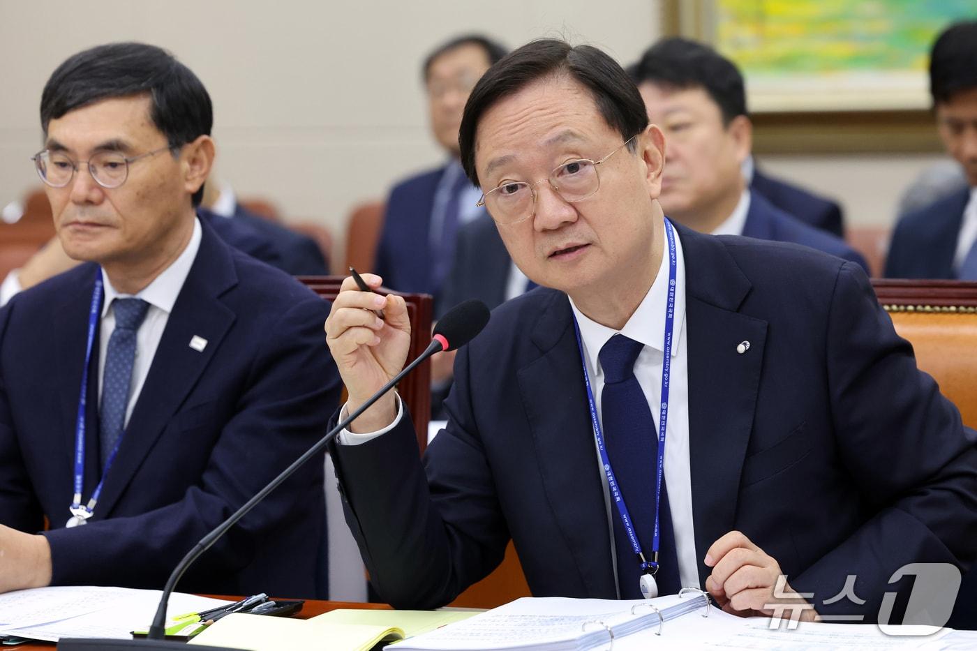본문 이미지 - 이찬진 금융감독원장이 19일 서울 여의도 국회 정무위원회에서 열린 금융감독원 등에 대한 국정감사에서 의원 질의에 답하고 있다. 2026.10.19 ⓒ 뉴스1 황기선 기자
