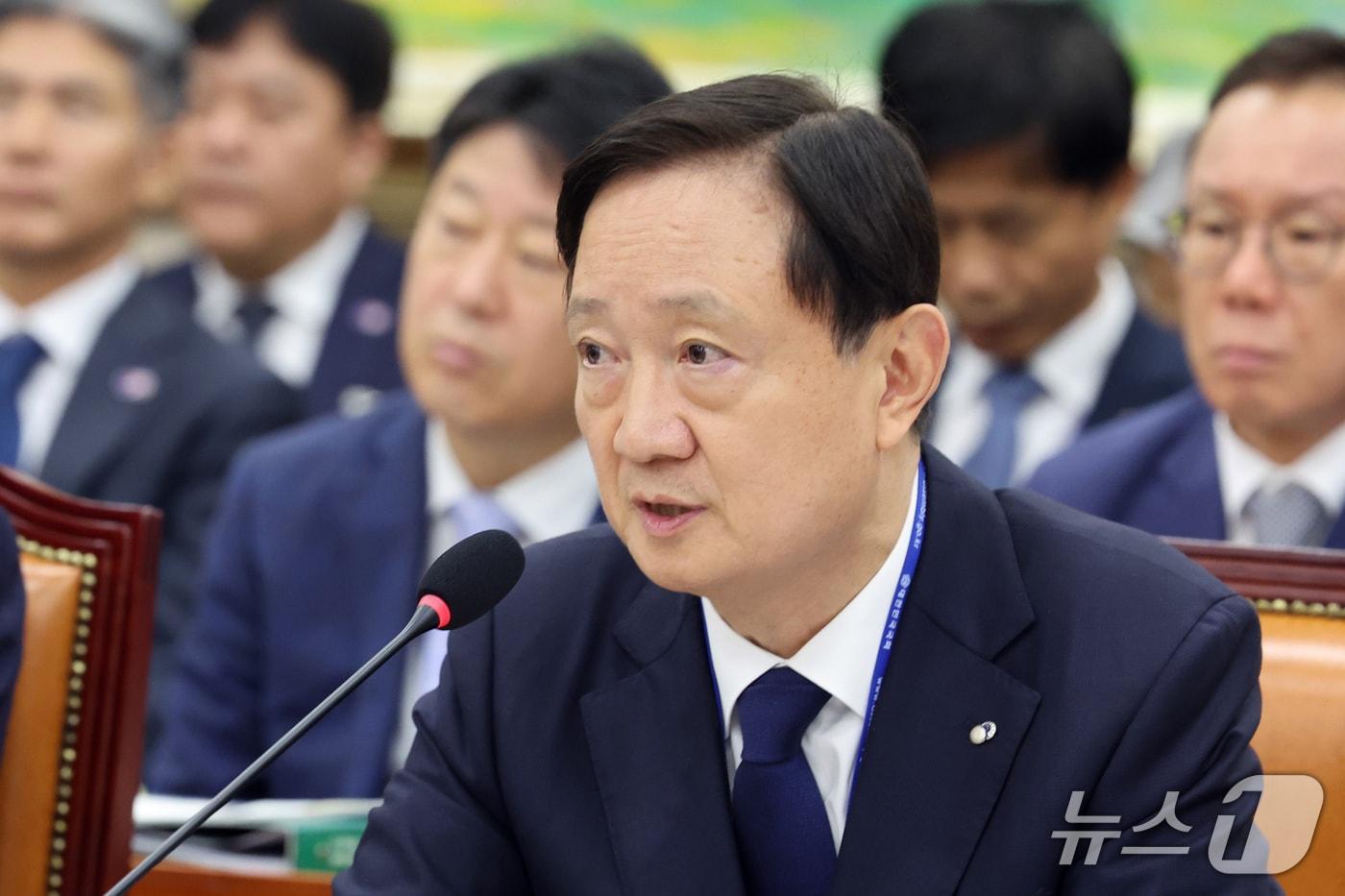 본문 이미지 - 이찬진 금융감독원장이 19일 서울 여의도 국회 정무위원회에서 열린 금융감독원 등에 대한 국정감사에서 의원 질의에 답하고 있다. 2026.10.19 ⓒ 뉴스1 황기선 기자