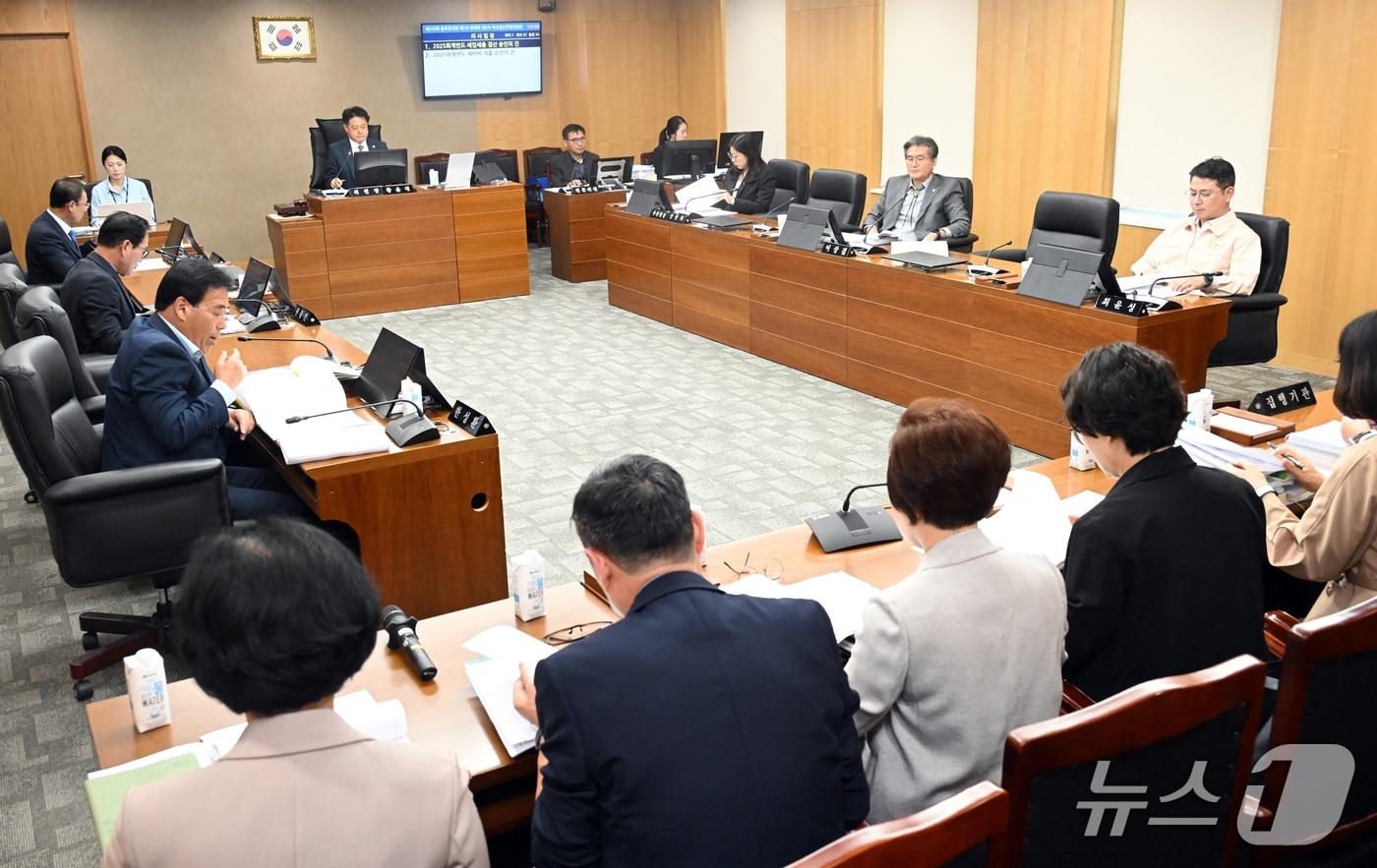 본문 이미지 - 19일 울주군의회에서 제249회 제1차 정례회 제2차 예산결산특별위원회가 열리고 있다. (군의회 제공. 재판매 및 DB 금지) /뉴스1