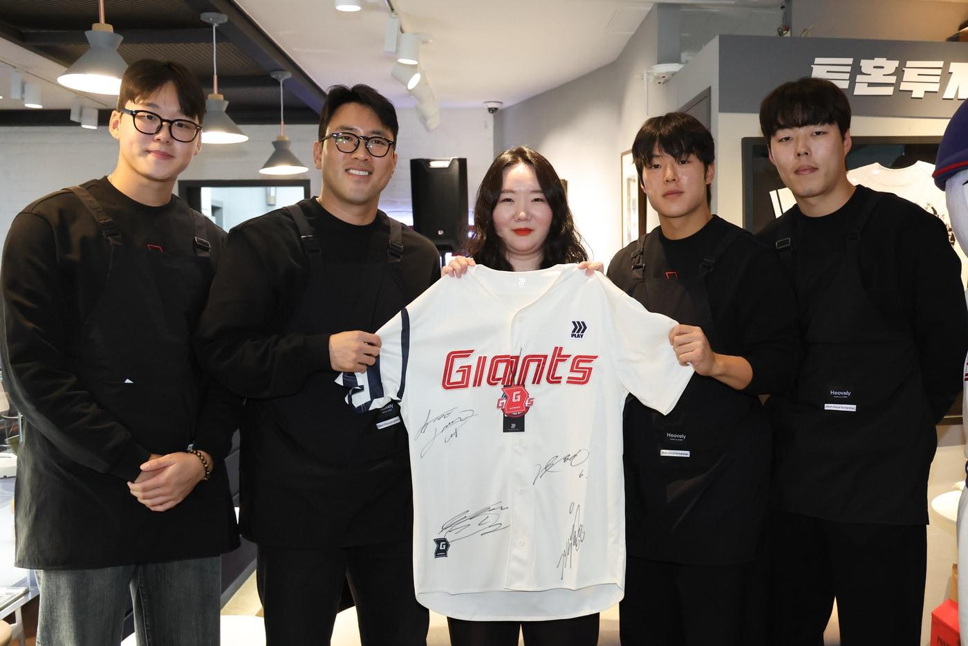본문 이미지 - 롯데 자이언츠의 드림 카페 행사 사진. (롯데 자이언츠 제공. 재판매 및 DB 금지)