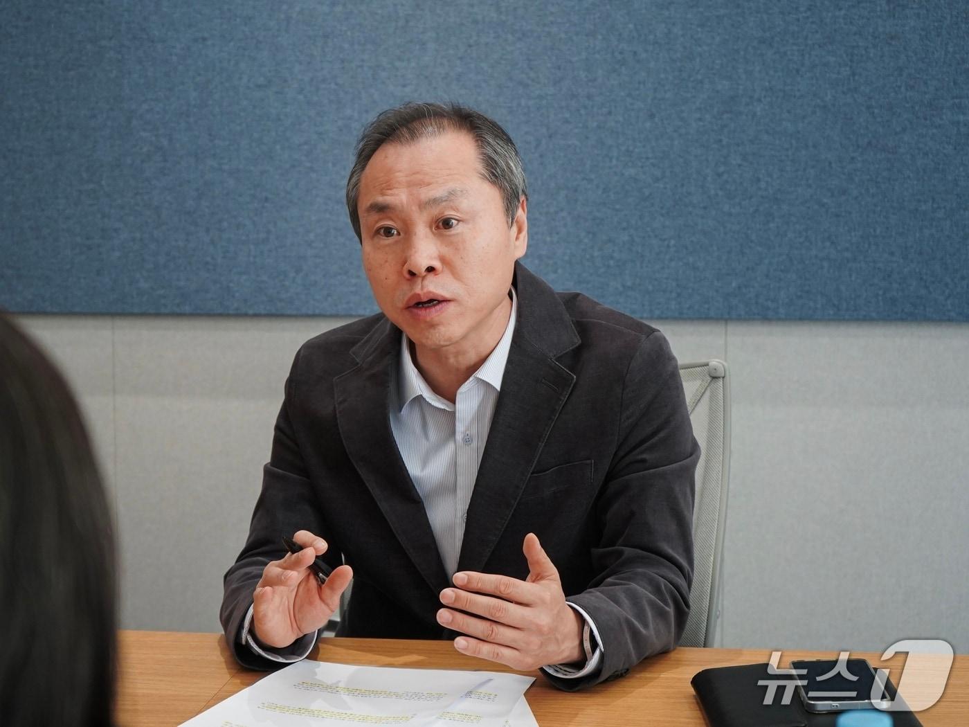 본문 이미지 - 인터뷰하는 한창규 안랩 연구소장.