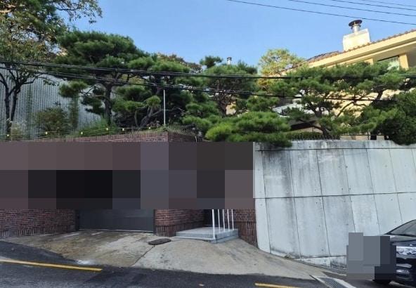 본문 이미지 - 유해진 씨 성북동 자택. 온라인 커뮤니티