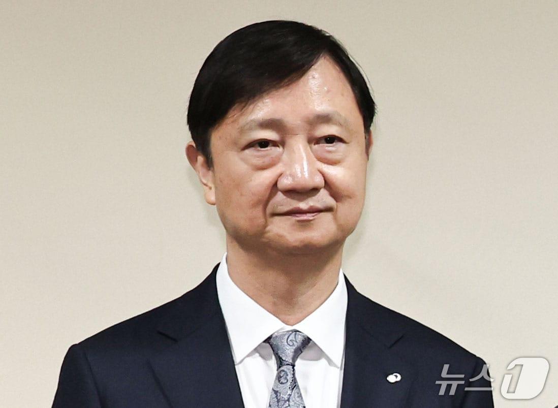 본문 이미지 - 이찬진 금융감독원장이 2일 오전 서울 중구 은행회관에서 열린 시장상황점검회의에 참석하고 있다. 2026.10.2 ⓒ 뉴스1 이종수 기자