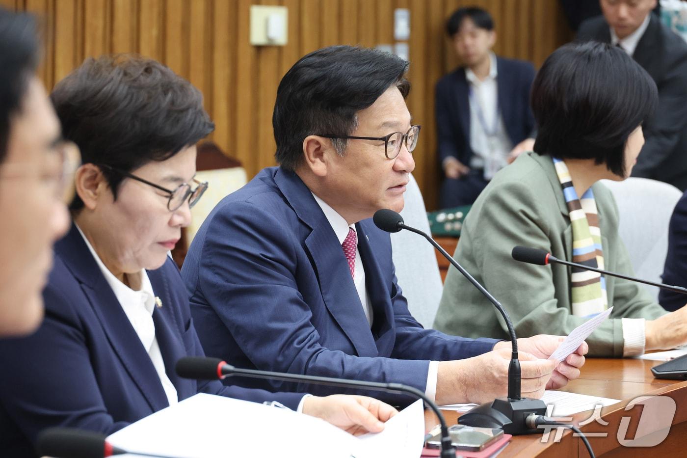 본문 이미지 - 정점식 국민의힘 원내대표가 2일 서울 여의도 국회에서 열린 국정감사대책회의에서 발언하고 있다. 2026.10.2 ⓒ 뉴스1 신웅수 기자