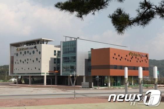 본문 이미지 - 금산인삼약초건강관 전경. (금산군 제공. 재판매 및 DB금지) /뉴스1 