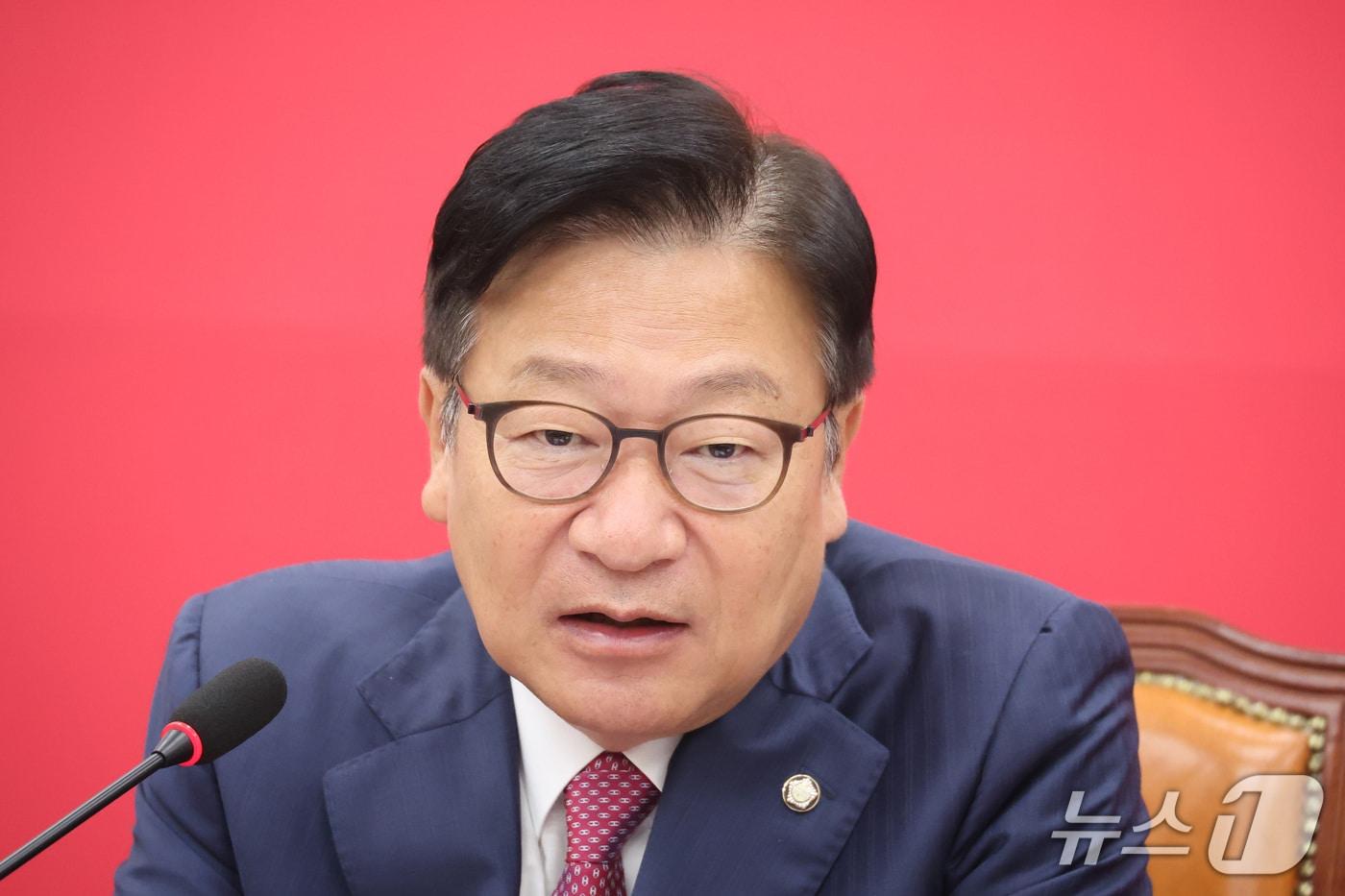 본문 이미지 - 정점식 국민의힘 원내대표가 2일 서울 여의도 국회에서 열린 관계성 범죄 피해자 안전망 구축을 위한 정책 세미나에서 인사말을 하고 있다. 2026.10.2 ⓒ 뉴스1 신웅수 기자