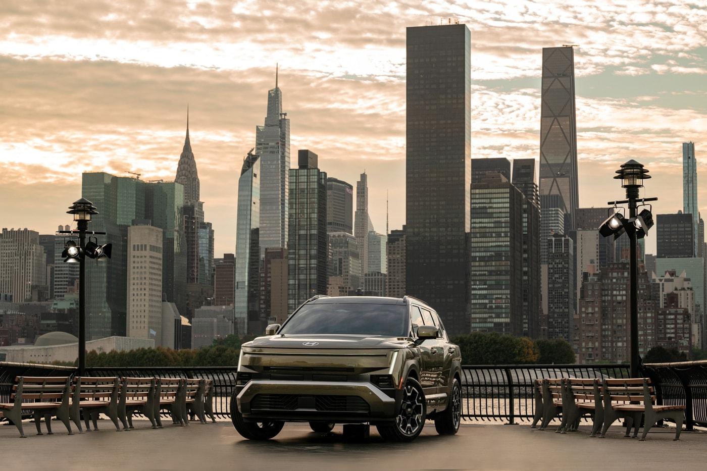 본문 이미지 - 미국 뉴욕에서 열린 '디 올 뉴 투싼(The all-new TUCSON) 월드 프리미어'에서 공개된 투싼. (현대차 제공)