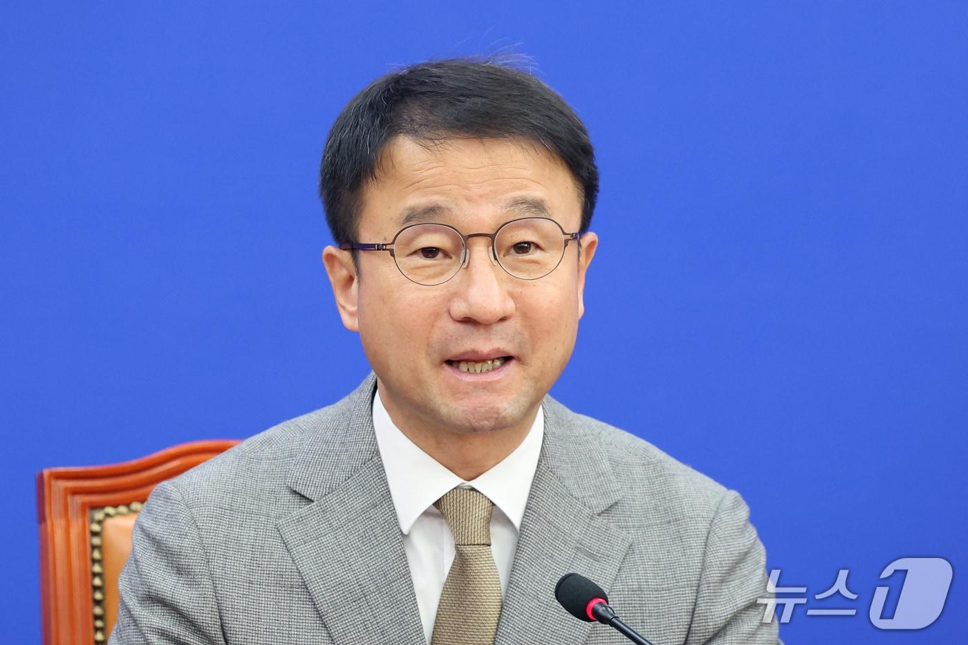 본문 이미지 - 한병도 더불어민주당 원내대표가 20일 오전 서울 여의도 국회에서 열린 국정감사대책회의에서 발언을 하고 있다. 2026.10.20 ⓒ 뉴스1 황기선 기자