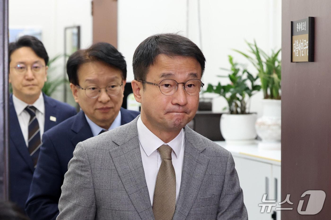 본문 이미지 - 한병도 더불어민주당 원내대표가 20일 오전 서울 여의도 국회에서 열린 국정감사대책회의에 참석하고 있다. 2026.10.20 ⓒ 뉴스1 황기선 기자