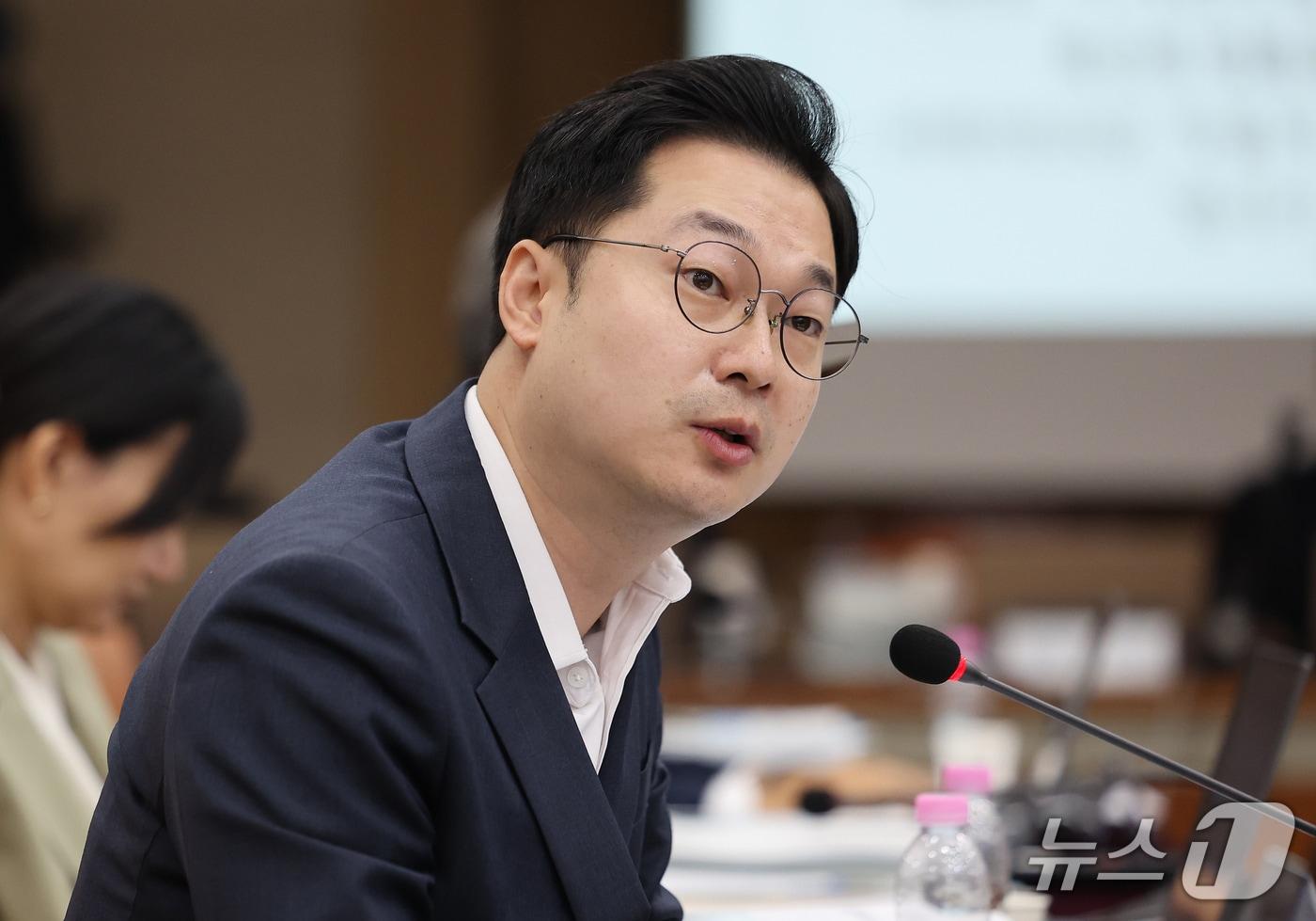본문 이미지 - 김동아 더불어민주당 의원이 20일 국회 법제사법위원회(법사위) 2026년도 국정감사에서 질의하고 있다. 2026.10.20 ⓒ 뉴스1 공정식 기자