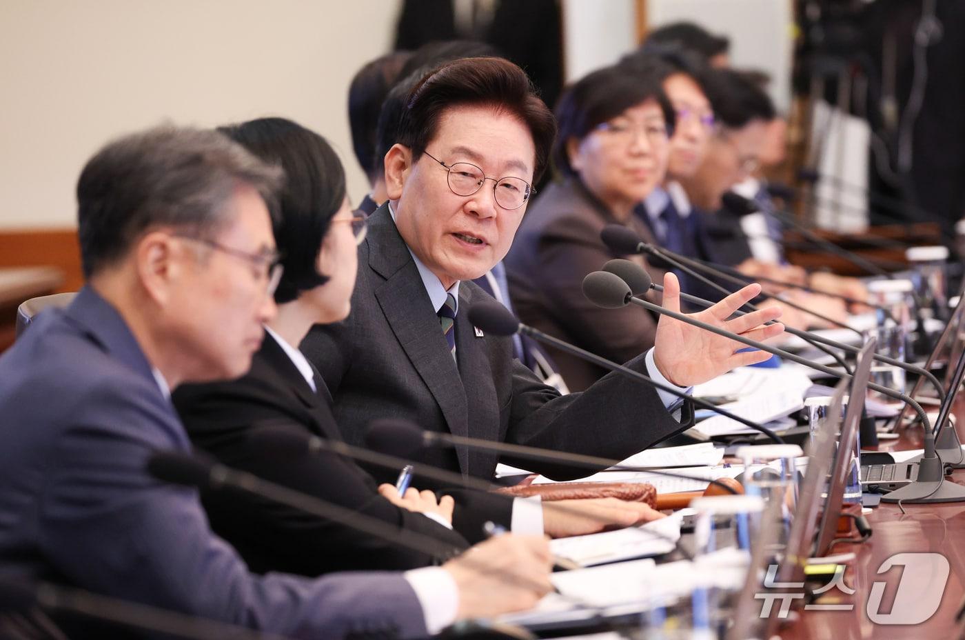 본문 이미지 - 이재명 대통령이 20일 청와대에서 열린 국무회의에서 발언하고 있다. (청와대통신사진기자단) 2026.10.20 ⓒ 뉴스1 허경 기자
