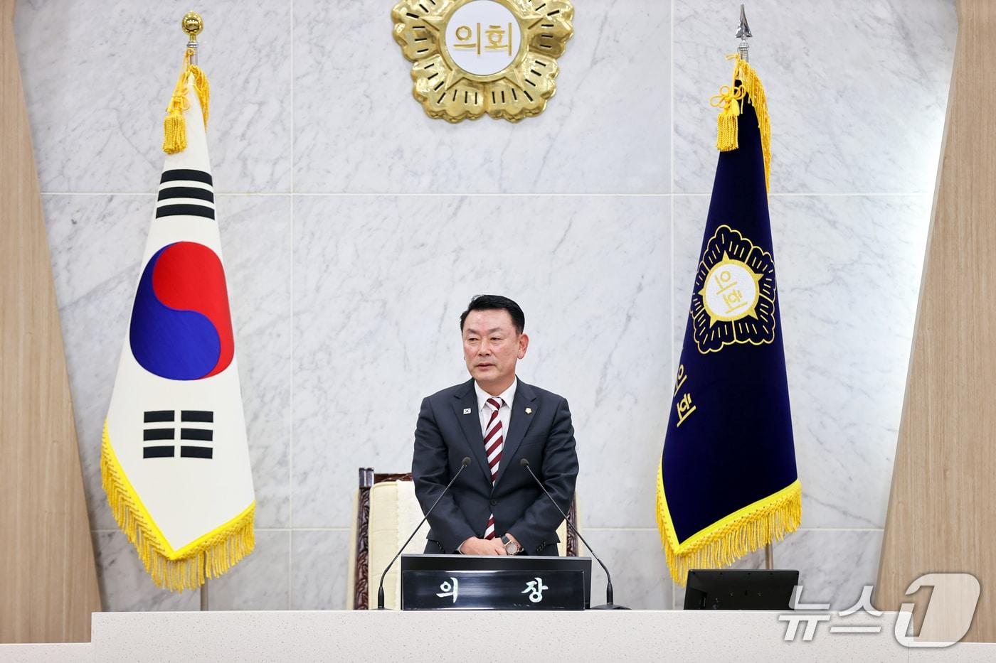 본문 이미지 - 김선호 당진시의회 의장이 20일 시의회 본회의장에서 열린 제131회 임시회에서 개회사를 하고 있다.(당진시의회 제공. 재판매 및 DB 금지)