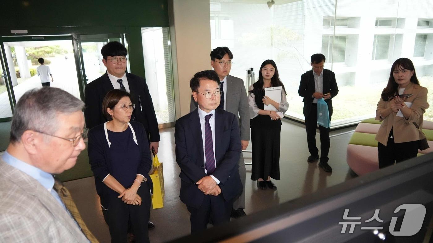 본문 이미지 - 육동한 춘천시장, 나라첨단과학기술대학원대학(NAIST) 방문.(춘천시 제공. 재판매 및 DB 금지)