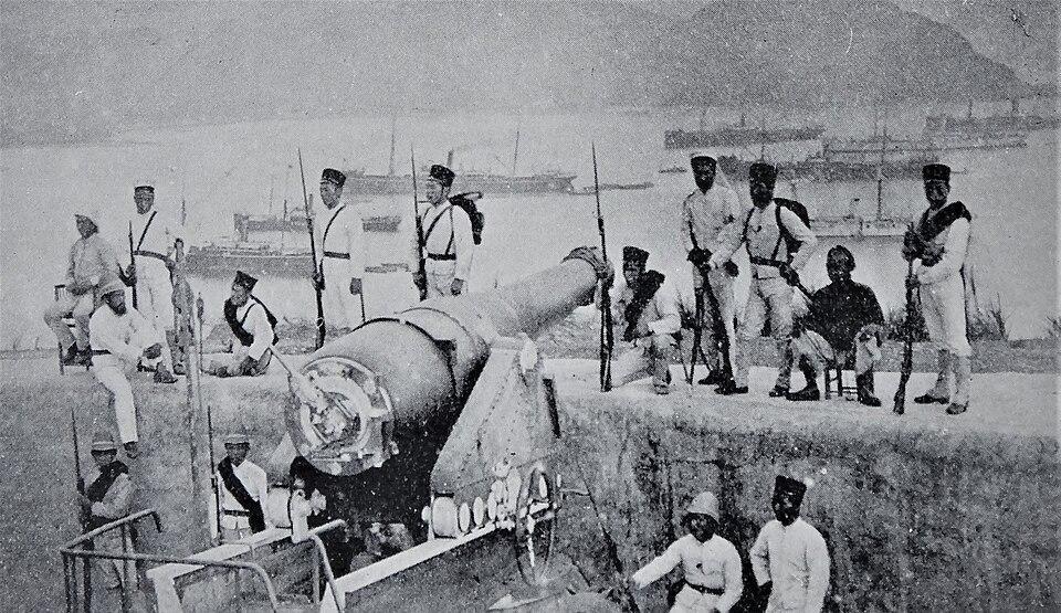 본문 이미지 - 1875년 타이완 지룽(Keelung)에 상륙한 일본군. (출처: See page for author, Public domain, via Wikimedia Commons)