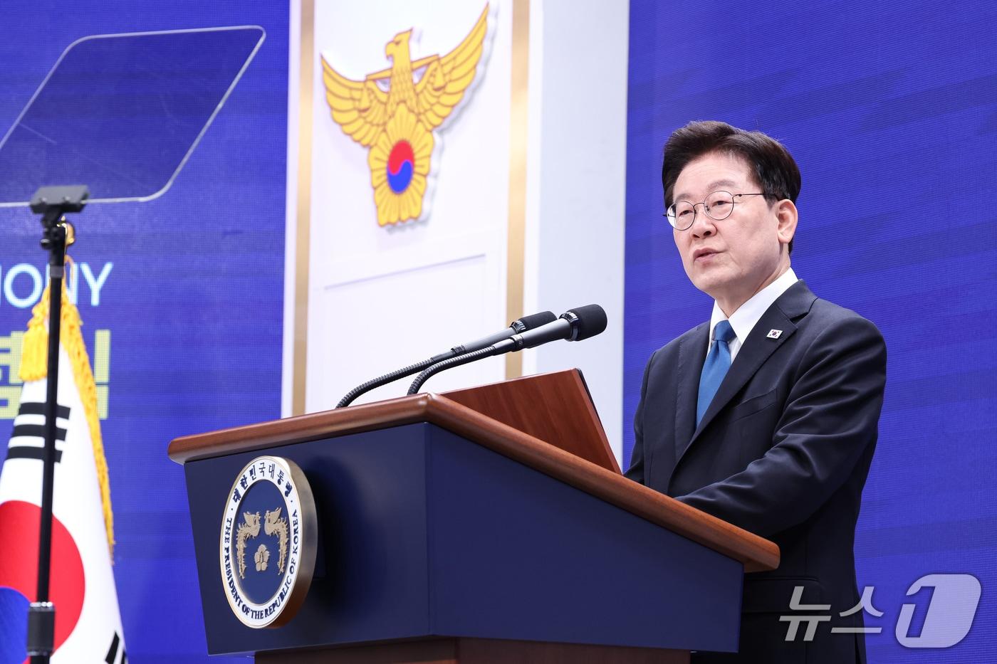 본문 이미지 - 이재명 대통령이 21일 서울 서대문구 경찰청에서 열린 제81주년 경찰의 날 기념식에서 기념사를 하고 있다. (청와대통신사진기자단) 2026.10.21 ⓒ 뉴스1 이재명 기자