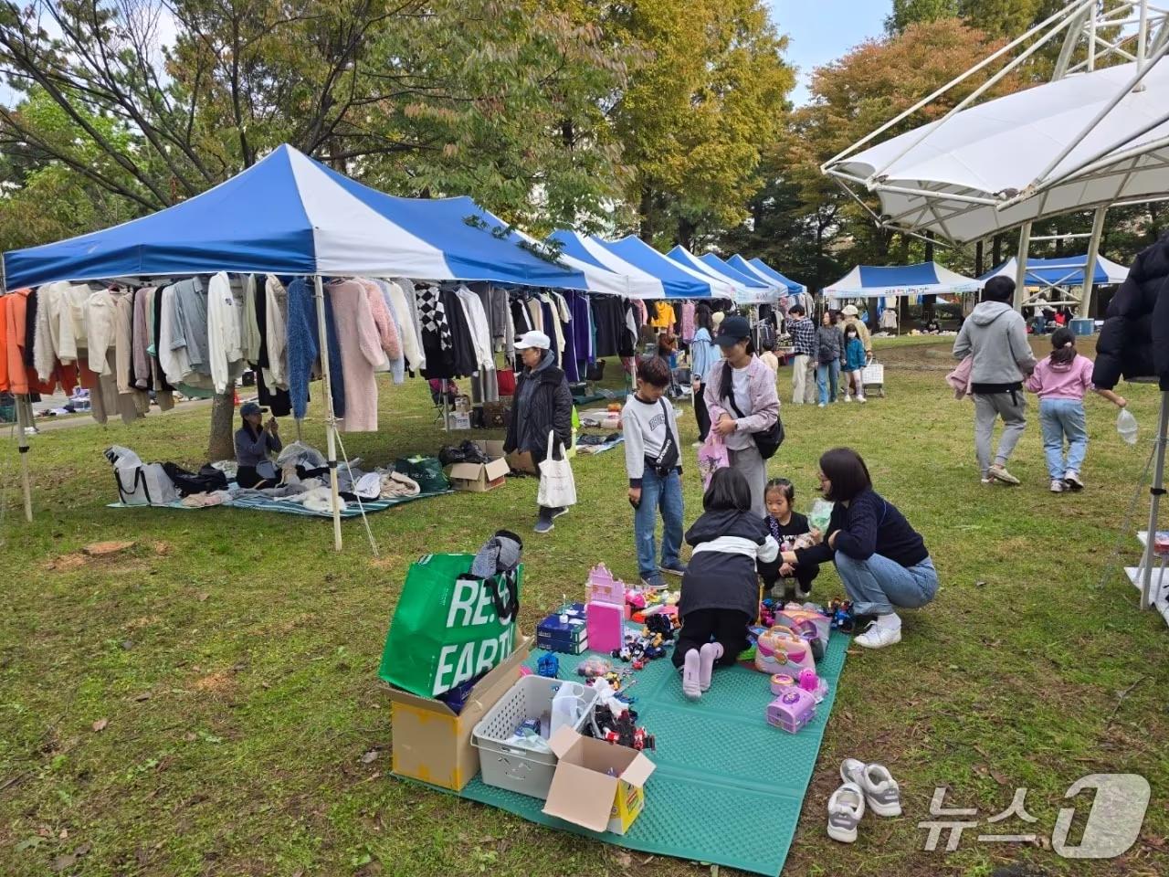 본문 이미지 - 군산 수송동 아나바나장터.(군산시 제공. 재판매 및 DB 금지)