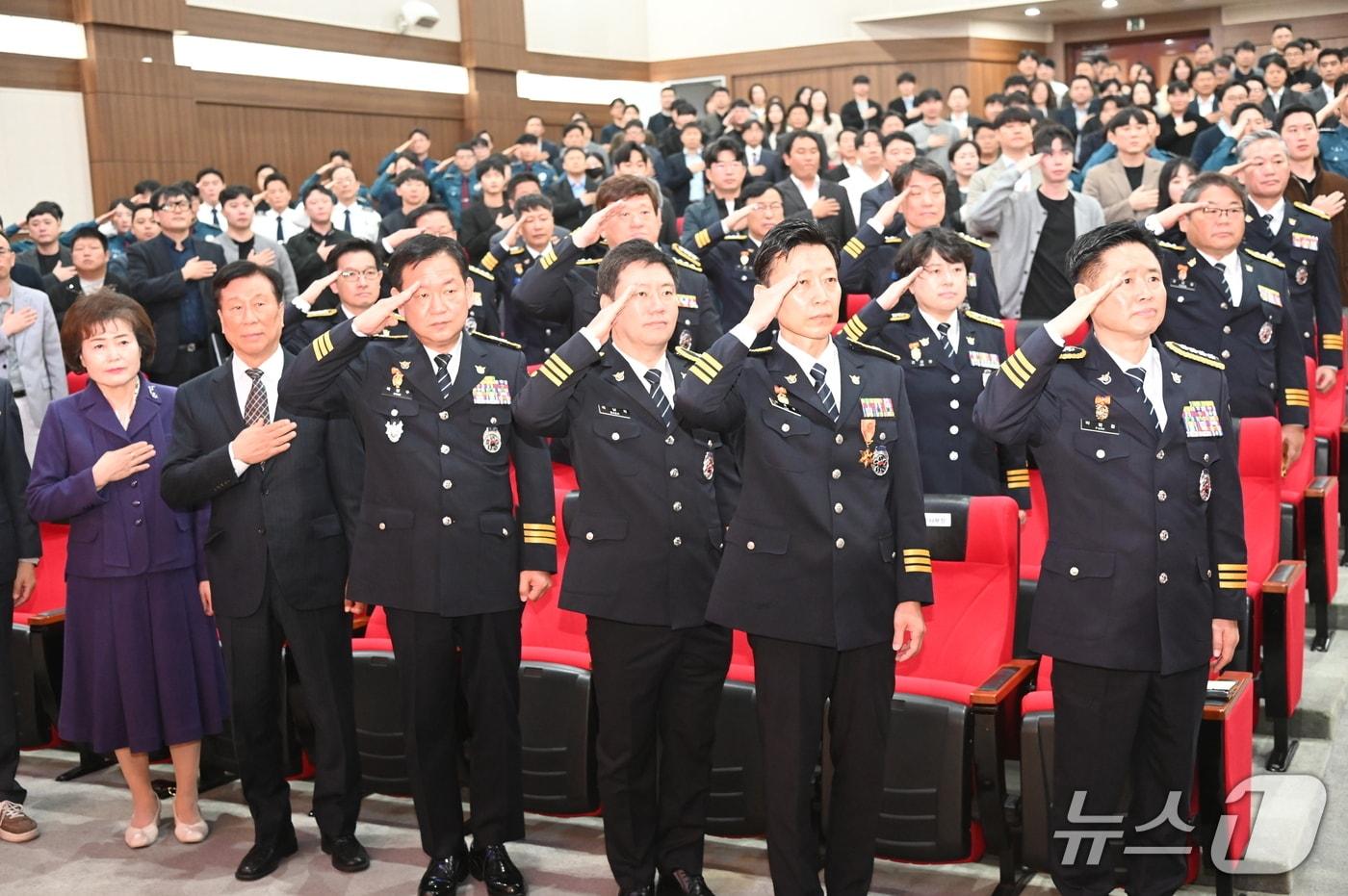 본문 이미지 - 강원경찰청, 제81주년 경찰의 날 기념식 개최.(강원경찰청 제공. 재판매 및 DB 금지)/뉴스1