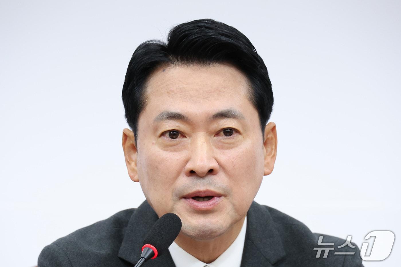 본문 이미지 - 장동혁 국민의힘 대표가 22일 서울 여의도 국회에서 열린 최고위원회의에서 발언하고 있다. 2026.10.22 ⓒ 뉴스1 신웅수 기자