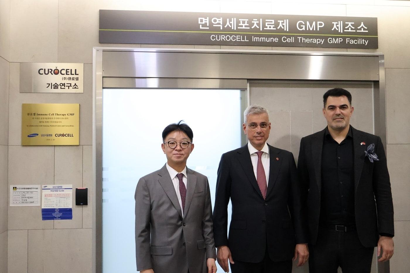 본문 이미지 - 큐로셀 임상제조소에 튀르키예 보건복지부 장관 방문. (큐로셀 제공)