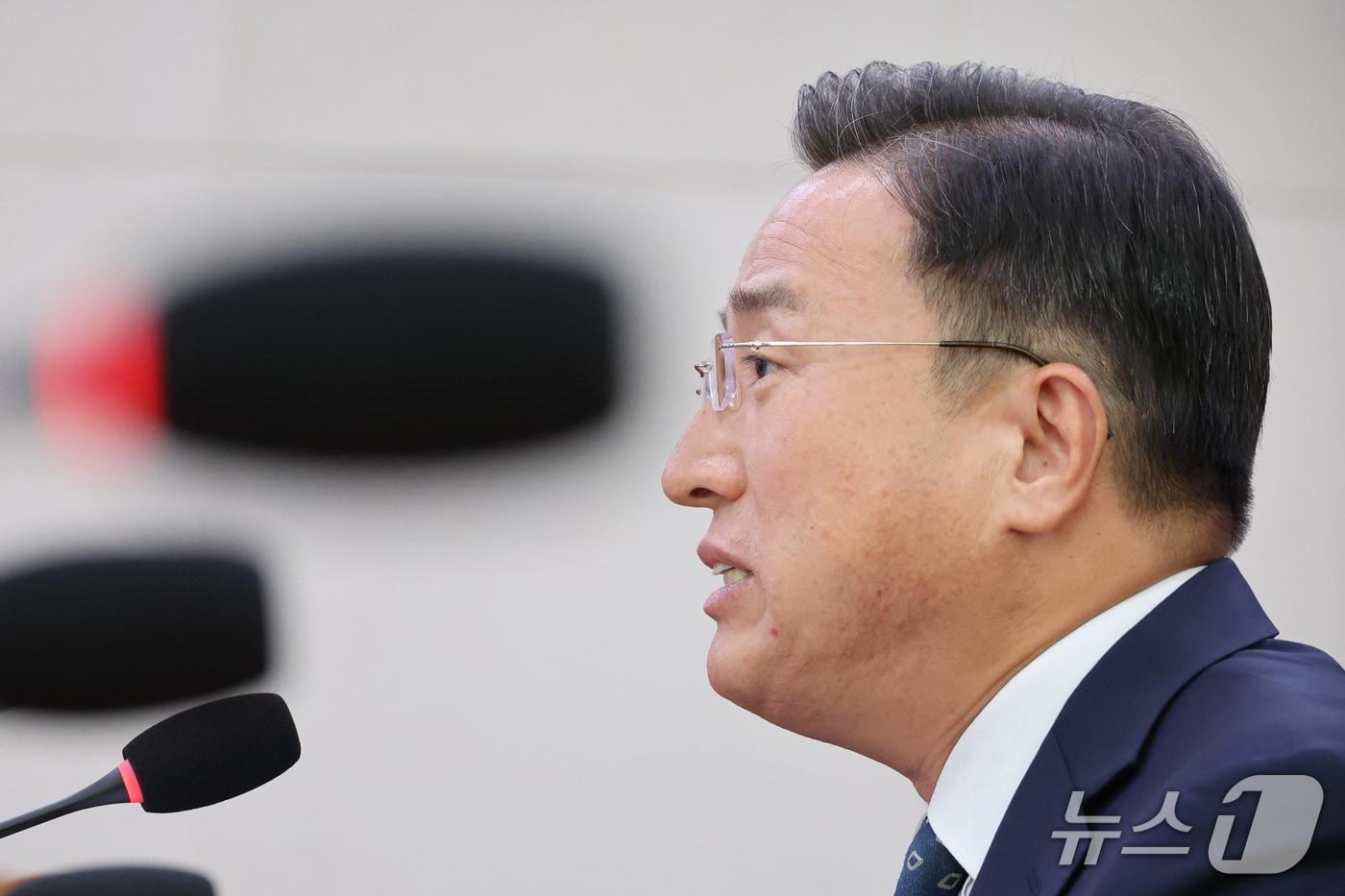 본문 이미지 - 이정현 검찰총장 직무대행이 22일 서울 여의도 국회에서 열린 법제사법위원회의 공소청에 대한 국정감사에서 의원 질의에 답변하고 있다. 2026.10.22 ⓒ 뉴스1 신웅수 기자