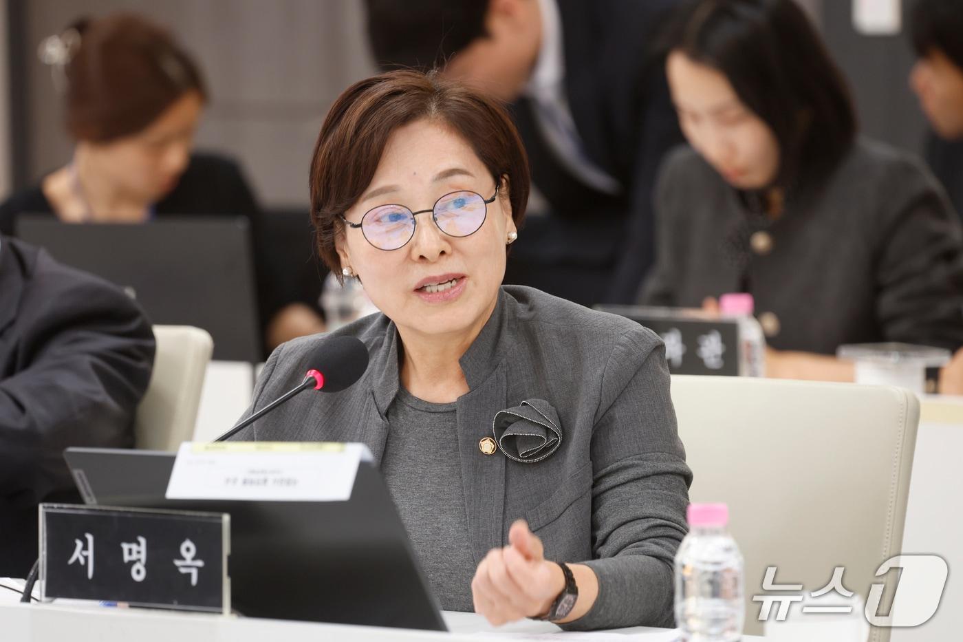 본문 이미지 - 서명옥 국민의힘 의원(서울 강남갑)이 22일 전남광주통합특별시 광주청사 중회의실에서 열린 국회 행정안전위원회 국정 감사에서 질의하고 있다. 2026.10.22 ⓒ 뉴스1 김태성 기자