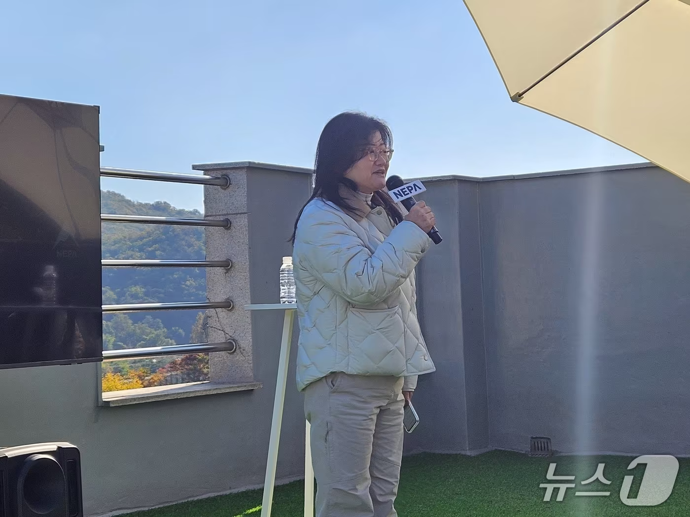 본문 이미지 - 김정미 네파 부사장이 22일 오전 서울 서초구 원미골 청계산 네파 매장에서 올해 26FW 시즌 전략을 설명하고 있다. ⓒ 뉴스1 박혜연 기자