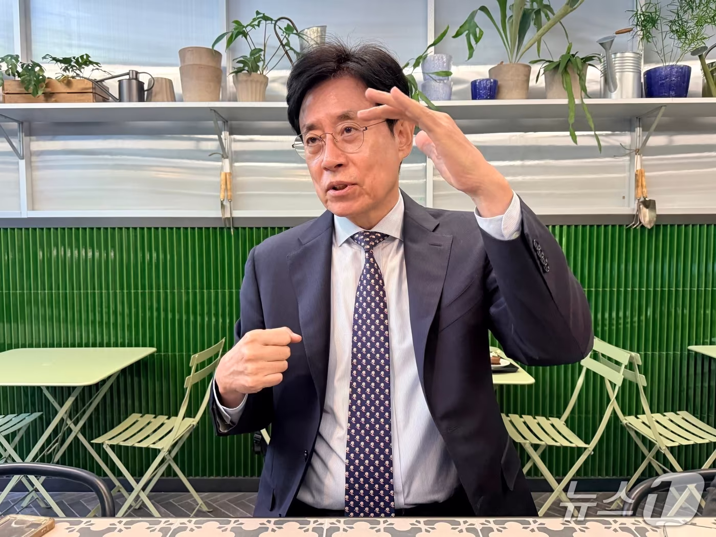 본문 이미지 - 김의열 테라로사 대표가 24일 여는 플래그십 점포 '더 하우스 오브 테라로사 서울'에 대해 설명하고 있다. ⓒ News1 황두현 기자